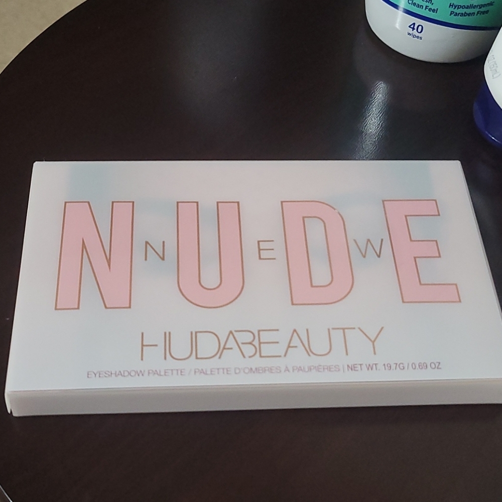 HudaBeauty Nude Palette